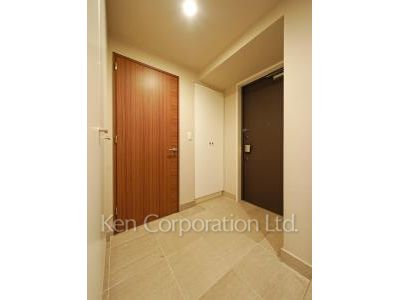 Entrance ※Photo of the same layout on 22 floor. Decoration and fixture may differ.