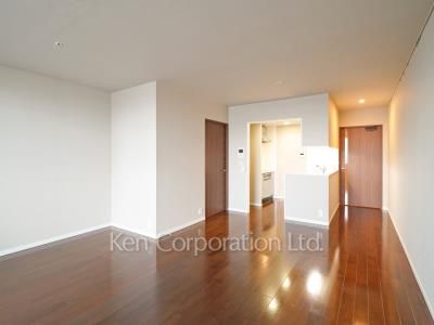 Living-Dining ※Photo of the same layout on 22 floor. Decoration and fixture may differ.