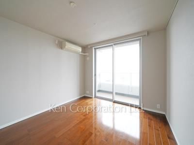 Bedroom ※Photo of the same layout on 22 floor. Decoration and fixture may differ.