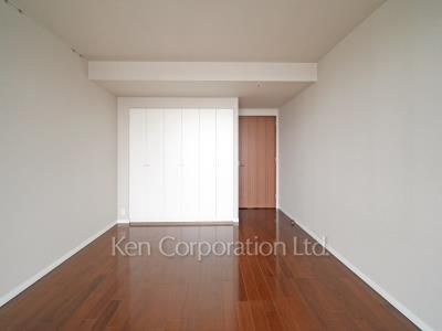 Bedroom ※Photo of the same layout on 22 floor. Decoration and fixture may differ.