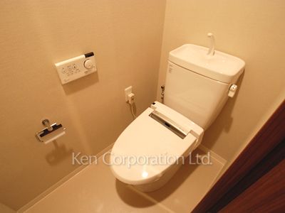 Lavatory ※Photo of the same layout on 26 floor. Decoration and fixture may differ.