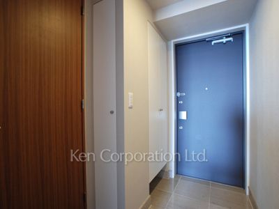 Entrance ※Photo of the same layout on 22 floor. Decoration and fixture may differ.