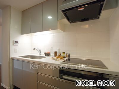 Kitchen ※Photo of the same layout on 22 floor. Decoration and fixture may differ.