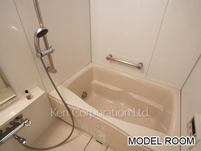 Bath ※Photo of the same layout on 22 floor. Decoration and fixture may differ.