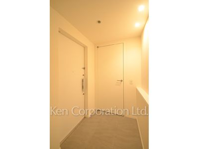 Entrance ※Photo of the same layout on 17 floor. Decoration and fixture may differ.