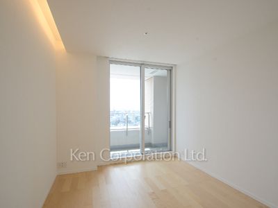 Bedroom ※Photo of the same layout on 17 floor. Decoration and fixture may differ.