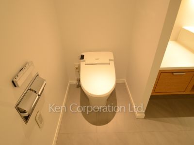 Lavatory ※Photo of the same layout on 17 floor. Decoration and fixture may differ.