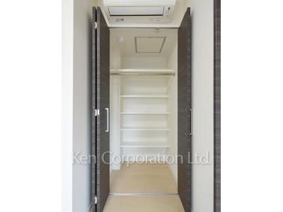 Closet ※Photo of the same layout on 4 floor. Decoration and fixture may differ.