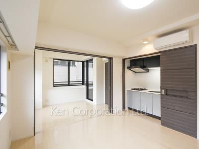 Living-Dining ※Photo of the same layout on 4 floor. Decoration and fixture may differ.