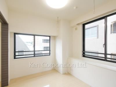 Bedroom ※Photo of the same layout on 4 floor. Decoration and fixture may differ.
