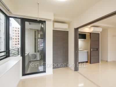 Bedroom ※Photo of the same layout on 4 floor. Decoration and fixture may differ.