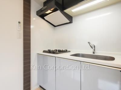Kitchen ※Photo of the same layout on 4 floor. Decoration and fixture may differ.