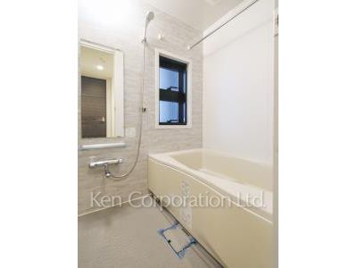Bath ※Photo of the same layout on 4 floor. Decoration and fixture may differ.