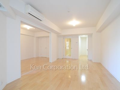 Living-Dining ※Photo of the same layout on 2 floor. Decoration and fixture may differ.