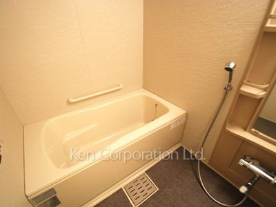 Bath ※Photo of the same layout on 7 floor. Decoration and fixture may differ.