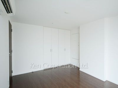 Bedroom ※Photo of the same layout on 9 floor. Decoration and fixture may differ.