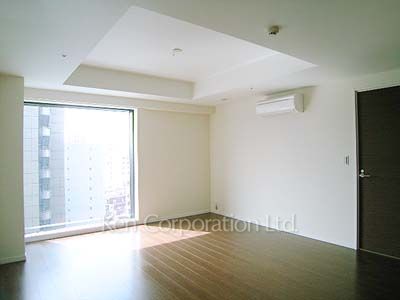 Living-Dining ※Photo of the same layout on 8 floor. Decoration and fixture may differ.