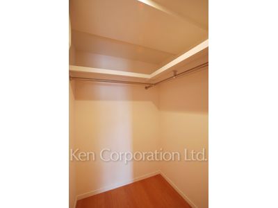 Closet ※Photo of the same layout on 2 floor. Decoration and fixture may differ.