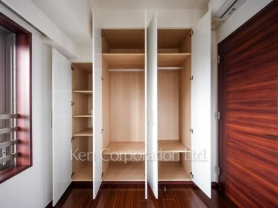 Closet ※Photo of the same layout on 21 floor. Decoration and fixture may differ.