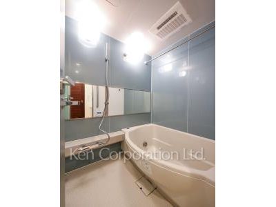Bath ※Photo of the same layout on 21 floor. Decoration and fixture may differ.