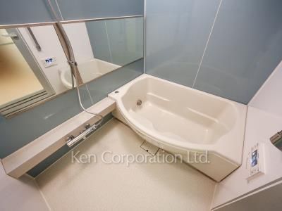 Bath ※Photo of the same layout on 21 floor. Decoration and fixture may differ.