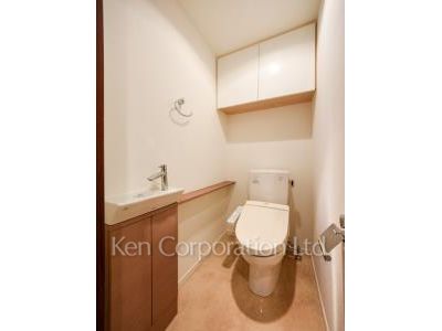 Lavatory ※Photo of the same layout on 21 floor. Decoration and fixture may differ.