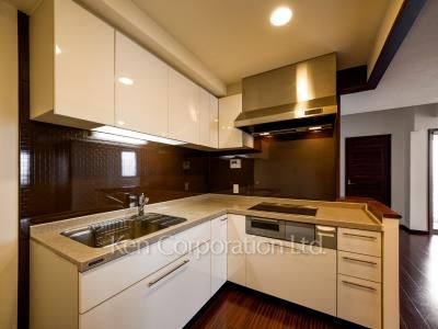 Kitchen ※Photo of the same layout on 7 floor. Decoration and fixture may differ.