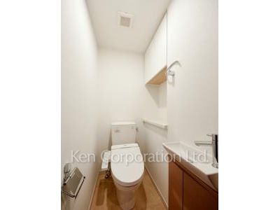 Lavatory ※Photo of the same layout on 7 floor. Decoration and fixture may differ.