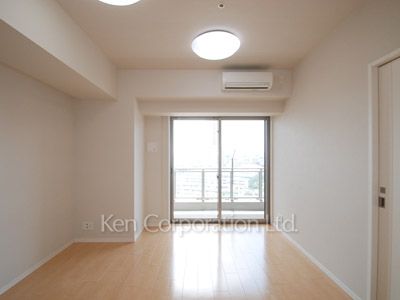 Living-Dining ※Photo of the same layout on 12 floor. Decoration and fixture may differ.