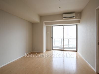 Living-Dining ※Photo of the same layout on 16 floor. Decoration and fixture may differ.