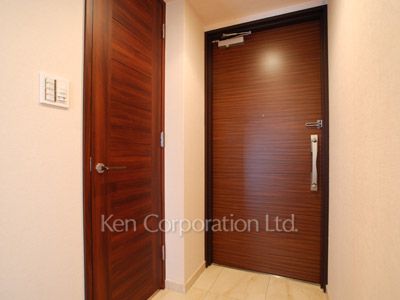 Entrance ※Photo of the same layout on 22 floor. Decoration and fixture may differ.