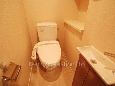 Lavatory ※Photo of the same layout on 22 floor. Decoration and fixture may differ.