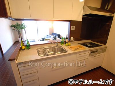 Kitchen ※Photo of the same layout on 19 floor. Decoration and fixture may differ.
