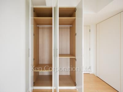 Closet ※Photo of the same layout on 20 floor. Decoration and fixture may differ.