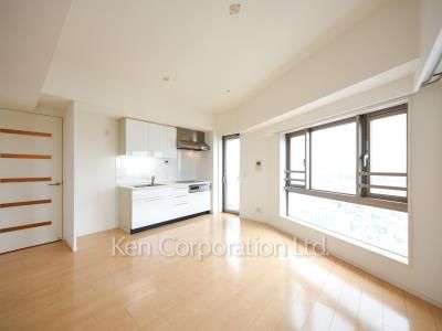 Living-Dining ※Photo of the same layout on 20 floor. Decoration and fixture may differ.
