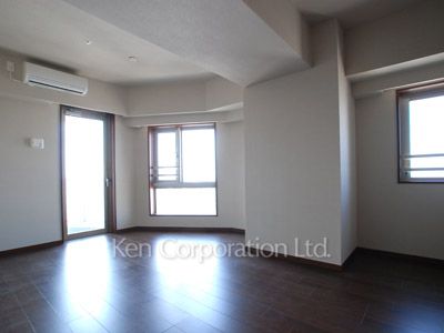 Bedroom ※Photo of the same layout on 28 floor. Decoration and fixture may differ.