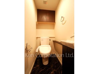 Lavatory ※Photo of the same layout on 28 floor. Decoration and fixture may differ.
