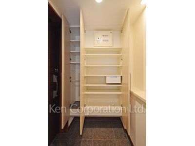 Shoes Closet