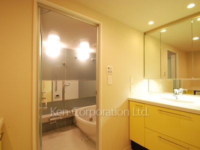 Powder Room ※Photo of the same layout on 1 floor. Decoration and fixture may differ.