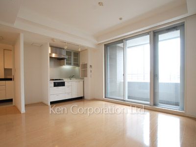 Living-Dining ※Photo of the same layout on 4 floor. Decoration and fixture may differ.