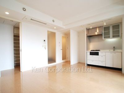 Living-Dining ※Photo of the same layout on 4 floor. Decoration and fixture may differ.