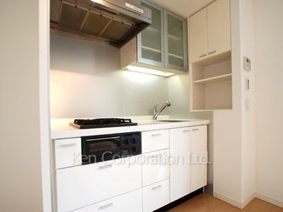 Kitchen ※Photo of the same layout on 4 floor. Decoration and fixture may differ.