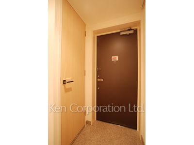 Entrance ※Photo of the same layout on 29 floor. Decoration and fixture may differ.