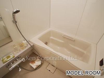Bath ※Photo of the same layout on 29 floor. Decoration and fixture may differ.