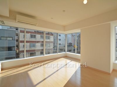 Living-Dining ※Photo of the same layout on 3 floor. Decoration and fixture may differ.