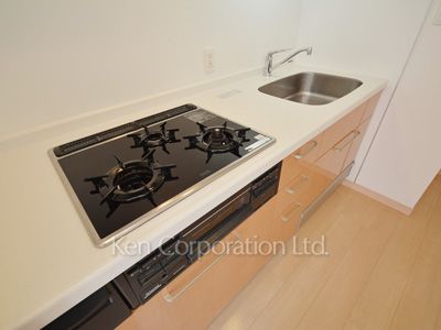 Kitchen ※Photo of the same layout on 3 floor. Decoration and fixture may differ.