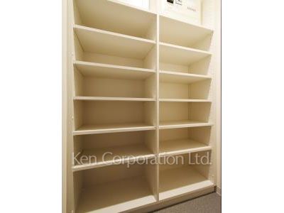 Shoes-In Closet ※Photo of the same layout on 3 floor. Decoration and fixture may differ.