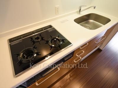 Kitchen ※Photo of the same layout on 3 floor. Decoration and fixture may differ.