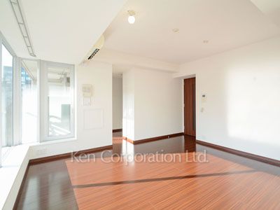 Living-Dining ※Photo of the same layout on 5 floor. Decoration and fixture may differ.