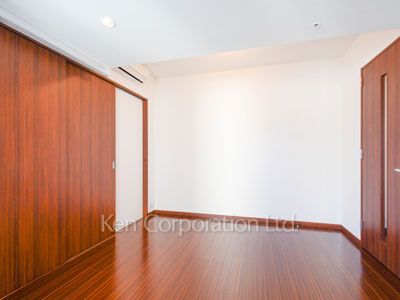 Living-Dining ※Photo of the same layout on 13 floor. Decoration and fixture may differ.